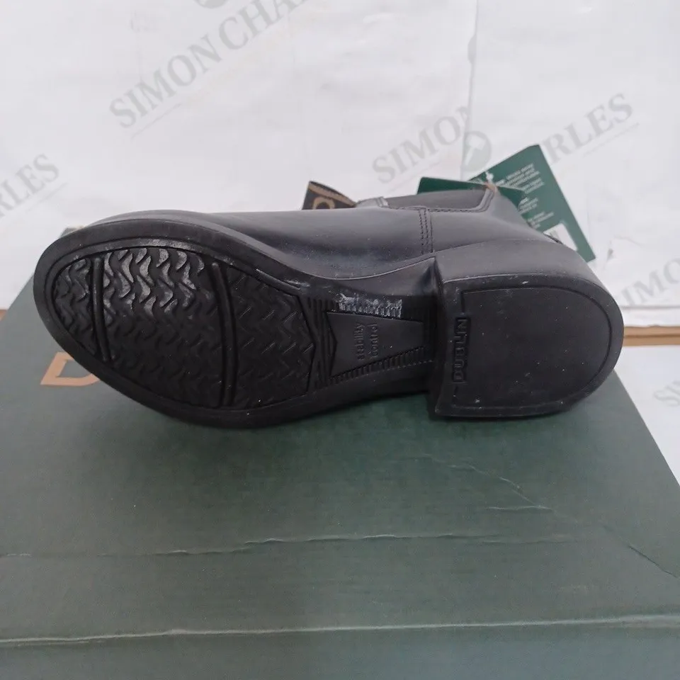 BOXED PAIR OF DUBLIN CHELSEA ANKLE BOOTS - BLACK / SIZE: 1 UK 