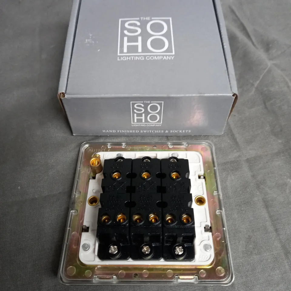 BOXED SOHO LIGHTING BRUSHED CHROME 3 GANG 2 WAY 10A LIGHT SWITCH WHT INS SCREWLESS
