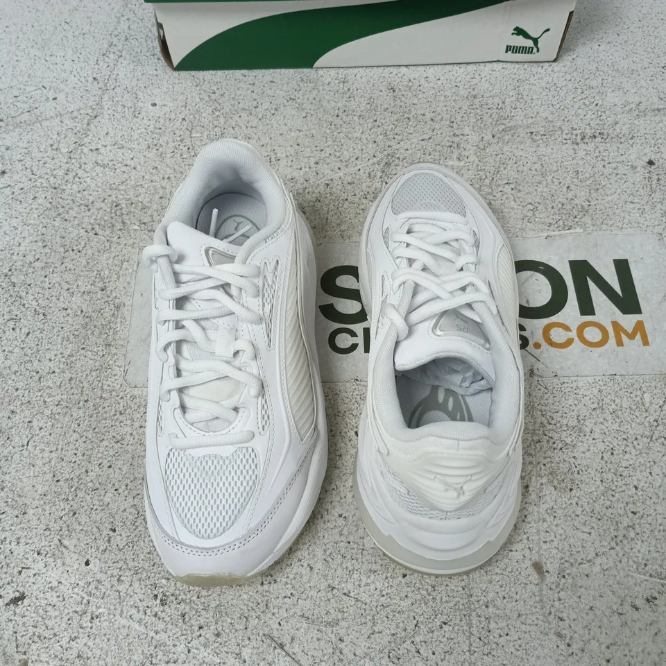 PUMA RS SURGE WHITE TRAINERS – UK 6 (EU 39) – BOXED