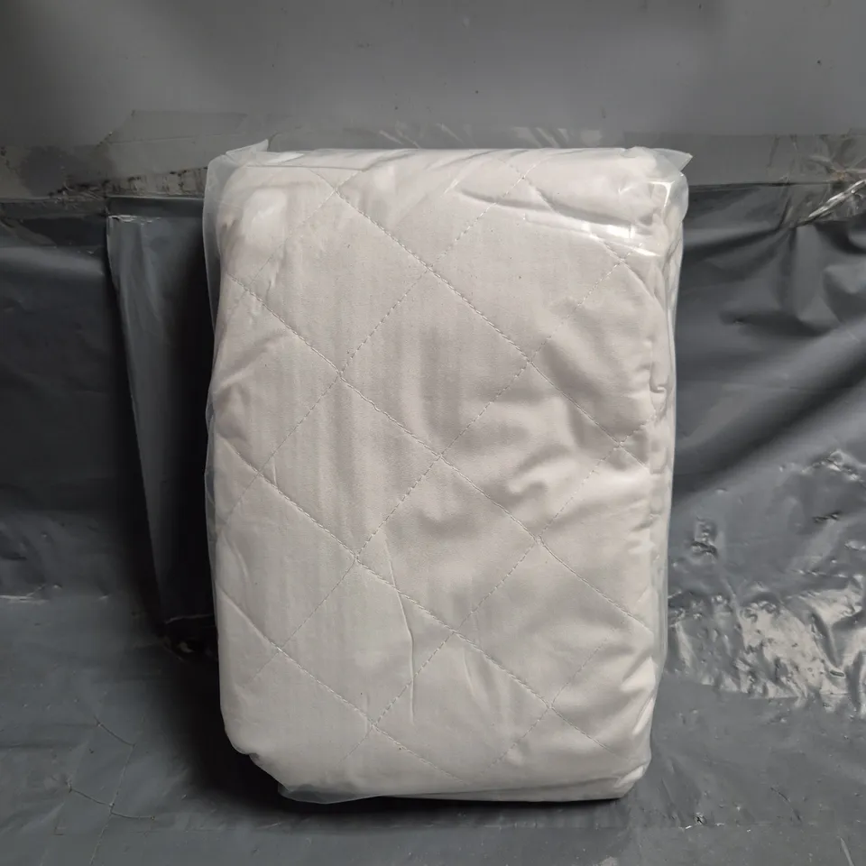 BOXED SEVENTH STITCH LUXURY QUILTED MATTRESS PROTECTOR - KING