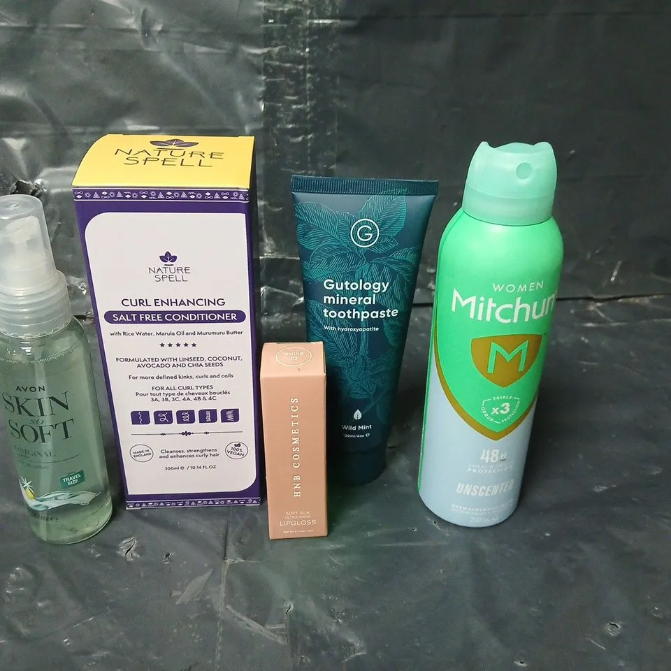 APPROXIMATEY 20 ASSORTED HEALTH AND BEAUTY PRODUCTS TO INCLUDE MITCHUM DEODORANT SPRAY, SKIN SO SOFT DRY OIL SPRAY AND GLUTOLOGY TOOTHPASTE