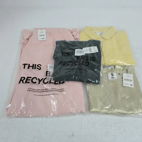 APPROXIMATELY 15 ASSORTED CLOTHING ITEMS IN VARIOUS SIZES, COLOURS & STYLES TO INCLUDE CLASSIC FIT T-SHIRT, WIDE LEG SWEATPANTS, JADE CREW, ETC