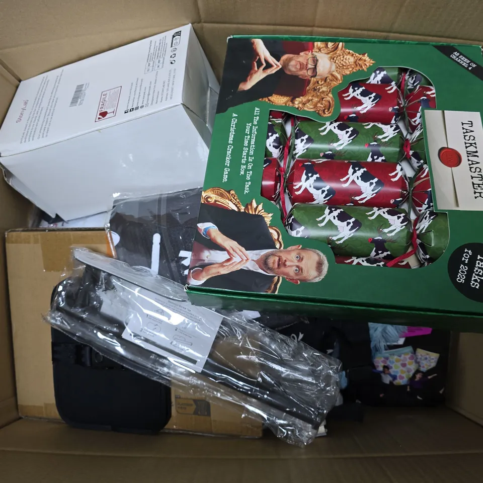 APPROXIMATELY 20 ASSORTED HOUSEHOLD ITEMS TO INCLUDE 3 TIER CAKE STAND, TASKMASTER CHRISTMAS CRACKERS, BRITA WATER FILTERS, ETC