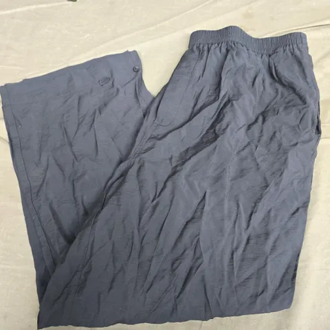 HUSH AIR FLOW TROUSERS IN BLACK - SIZE 16