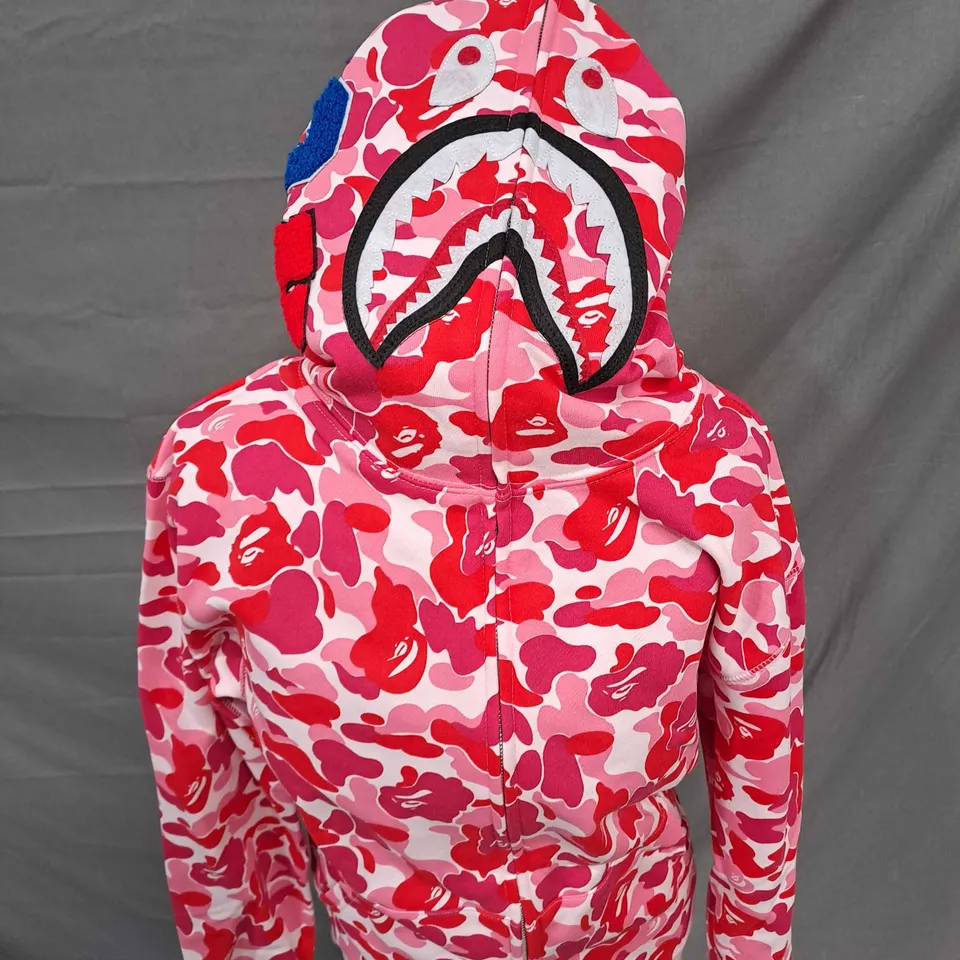 A BATHING APE FULL ZIP CAMO HOODIE SIZE M