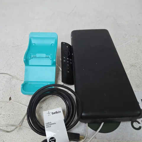 APPROXIMATELY 10 ASSORTED ELECTRICAL PRODUCTS TO INCLUDE CHARGING UNIT, A/V CABLES, TV BOX ETC