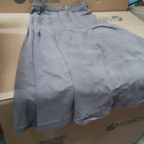 BOXED BRAND NEW APPROXIMATELY 10 SIMPLY BE KILT SKIRT GREY SIZE 16