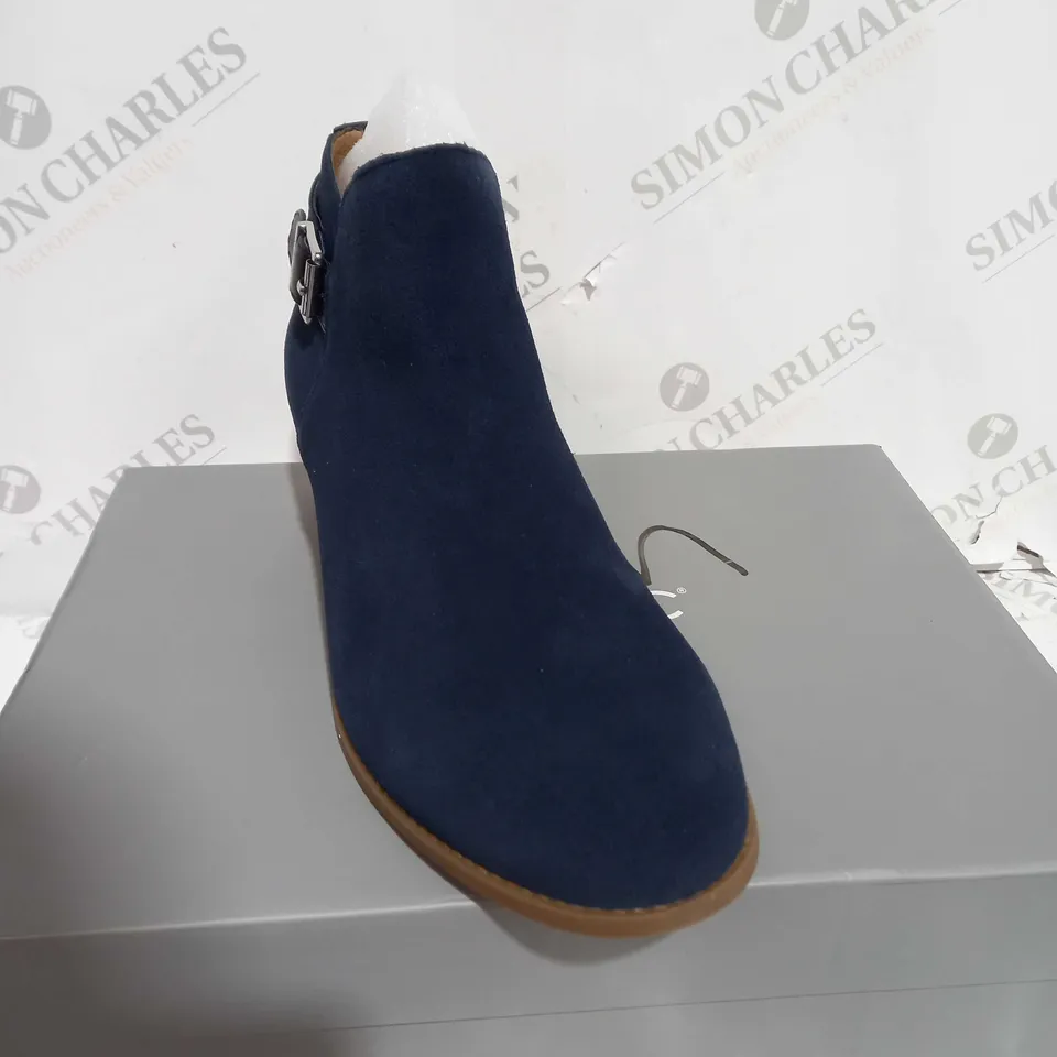 BOXED PAIR OF VIONIC MILLIE BOOTS IN BLUE UK SIZE 8