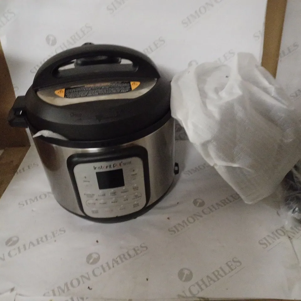 INSTANT POT DUO CRISP AIR FRYER MULTICOOKER