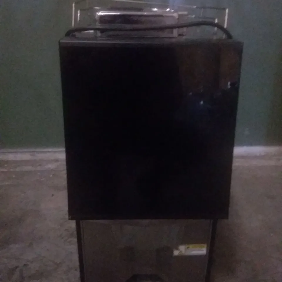COFFETEK VITRO 4 GB COFFEE MACHINE