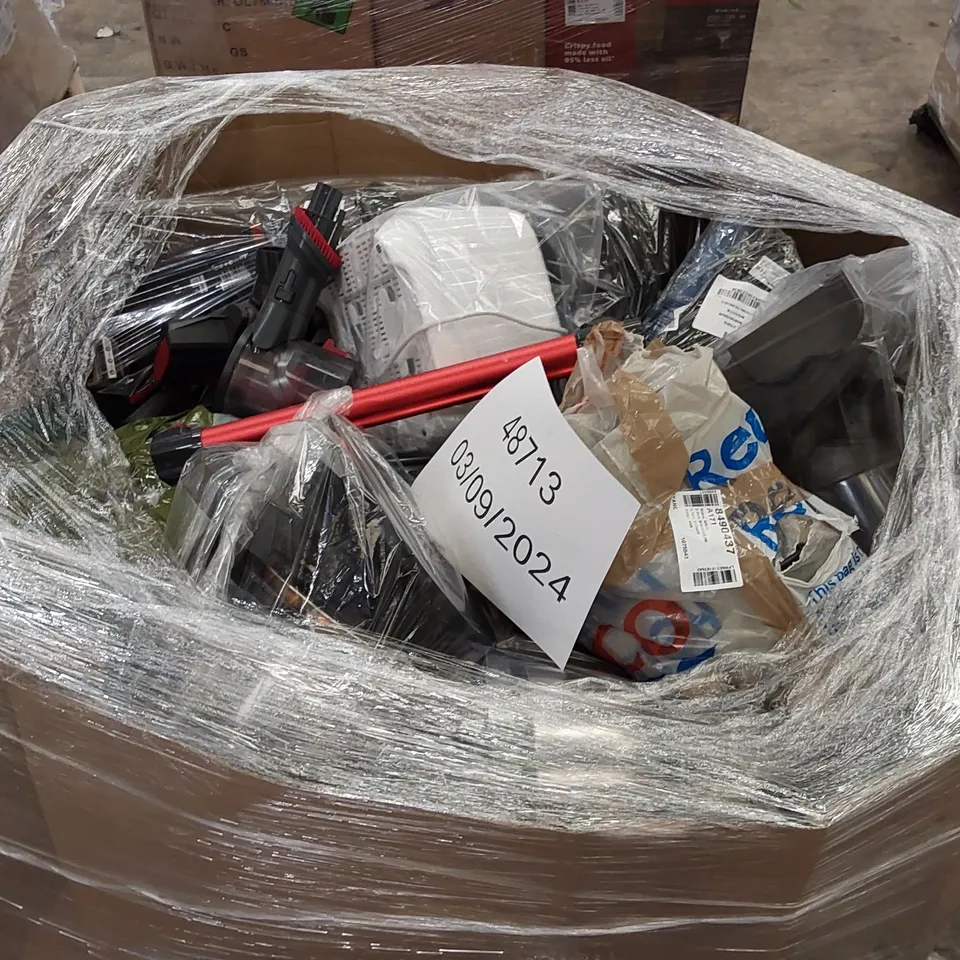 PALLET OF APPROXIMATELY 21 UNPROCESSED RAW RETURN HOUSEHOLD AND ELECTRICAL GOODS TO INCLUDE;