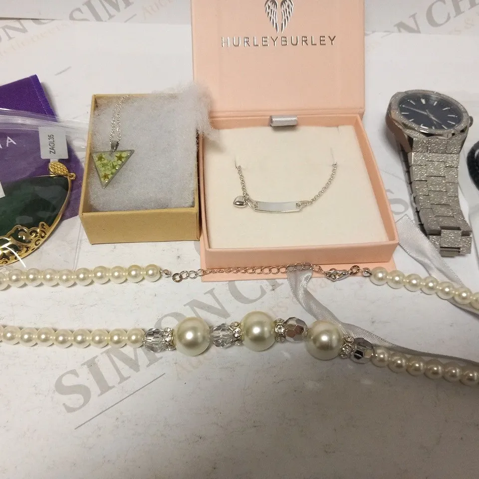 LARGE QUANTITY OF ASSORTED JEWELLERY TO INCLUDE; HURLEY BURLEY, GEMPORIA, NEW LOOK AND MAYFLY