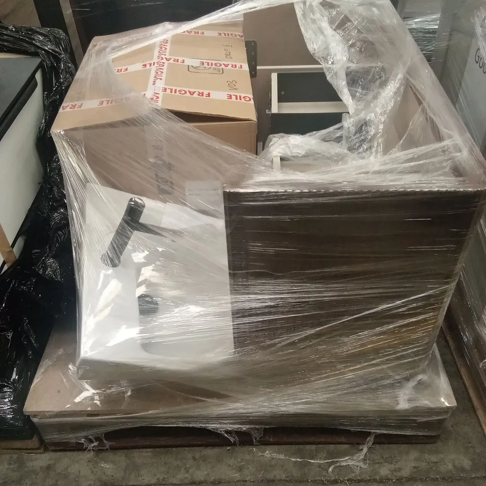 PALLET OF ASSORTED BATHROOM PRODUCTS TO INCLUDE; BASIN, MIXER, VANITY CARCASS ETC