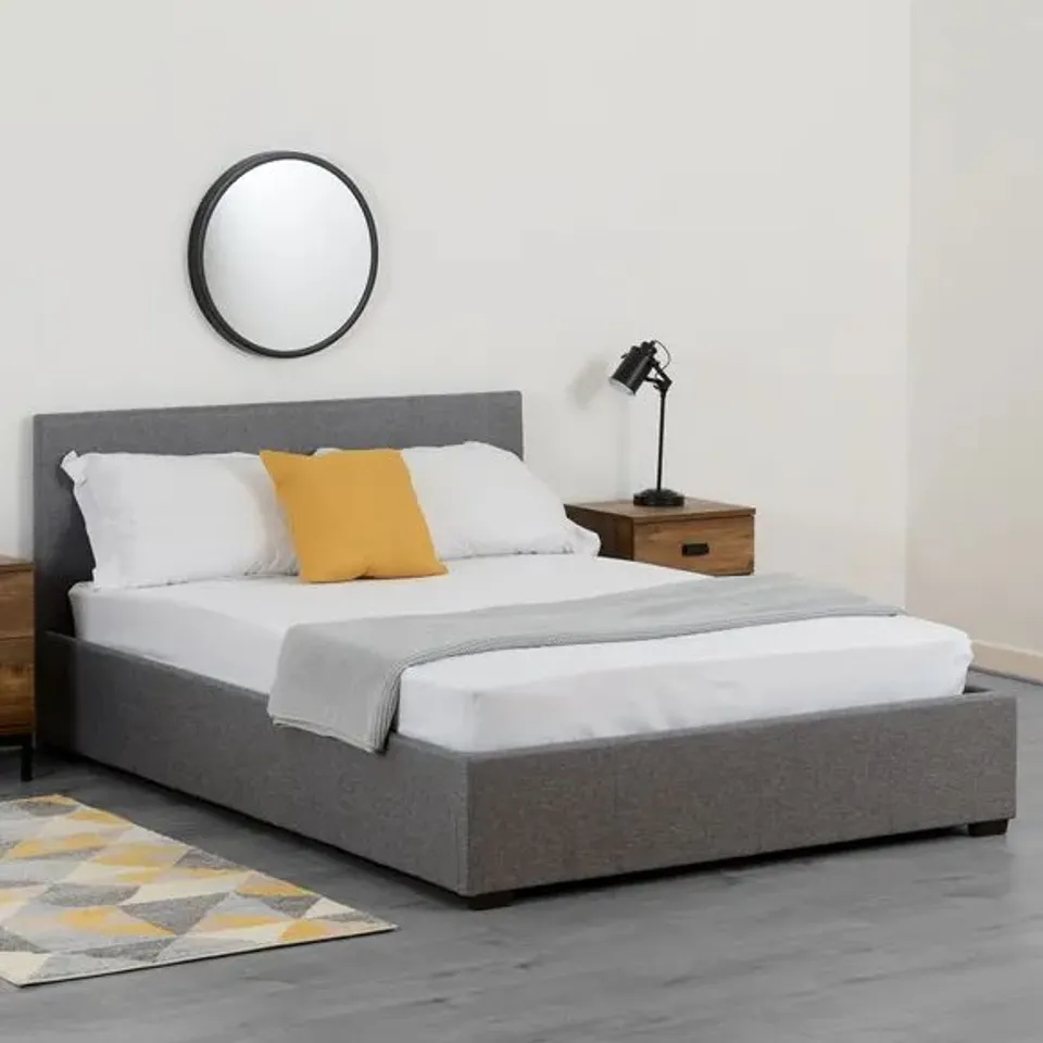 BOXED WAVERLY 4'6" STORAGE BED - GREY LINEN FABRIC  ( W.1960 X D.260 X H.100 MM) 2 BOXES
