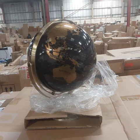 BOXED BLACK AND GOLD GLOBE 