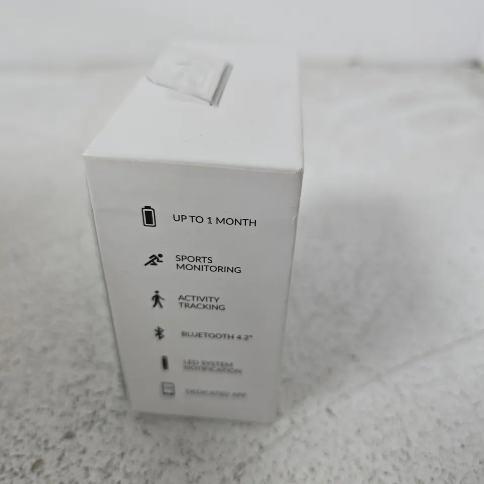 TCL MOVEBAND FITNESS TRACKER – WHITE BAND, BOXED