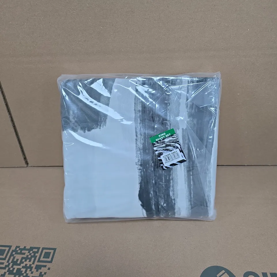 DUVET COVER SET – KING STRIPE GREY, 100% MICROFIBRE