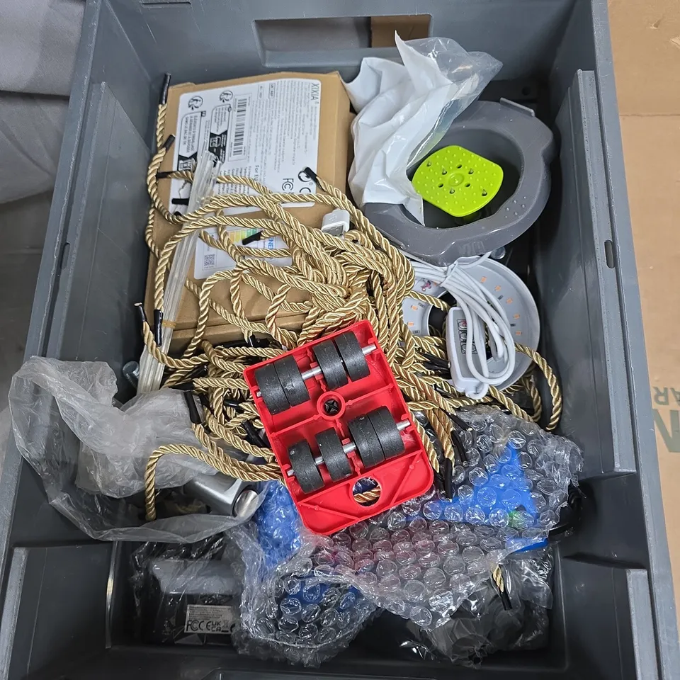 APPROXIMATELY 15 ASSORTED HOUSEHOLD PRODUCTS TO INCLUDE DOG CALMING DIFFUSER, DOOR HANDLE, POO BAG DISPENSER ETC 