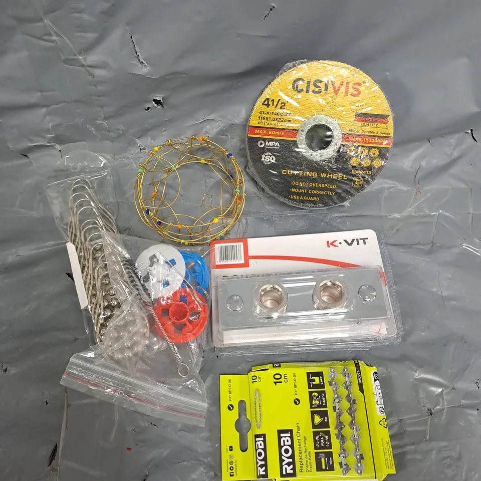 APPROXIMATELY 15 ASSORTED HOUSEHOLD ITEMS TO INCLUDE CUTTING WHEEL, REPLACEMENT CHAIN, TOOLS ETC 