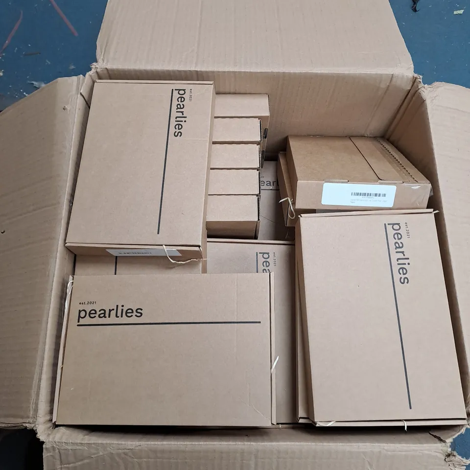 BOX OF APPROXIMATELY 30 PACKS OF PEARLIES TOOTHPASTE WHITENING TABLETS