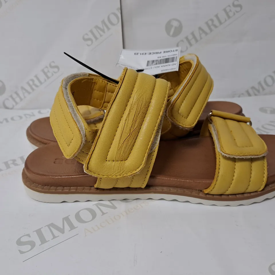 ADESSO YELLOW OPEN TOE SANDALS 