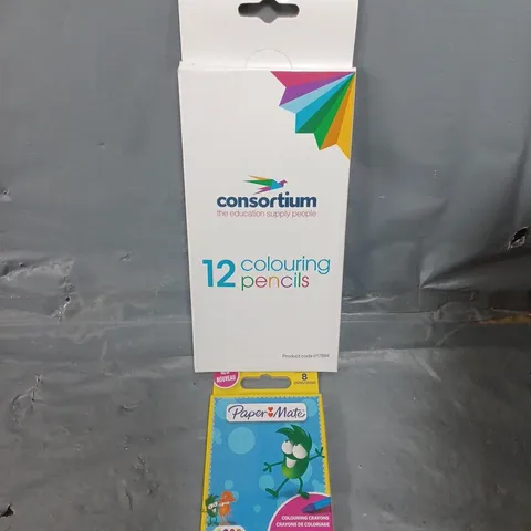 APPROXIMATELY 25 PACKS OF ASSORTED COLOURING PENCILS & CRAYONS 