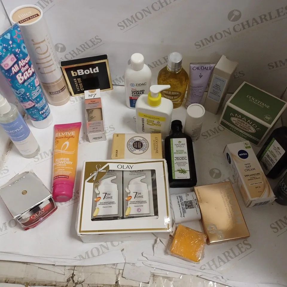 LOT OF APPROX 20 ASSORTED HEALTH AND BEAUTLY- NO.7 FOUNDATION, NATURIUM SERUM, SHE GLAM OIL CONTROL POWER
