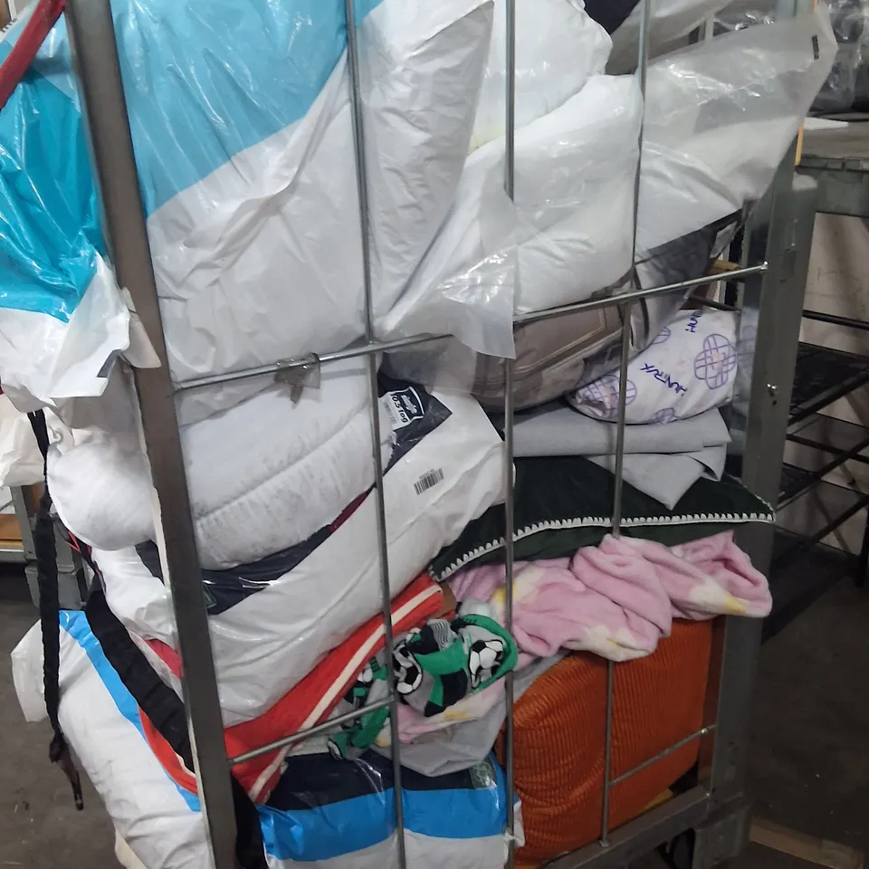 CAGE OF ASSORTED HOUSEHOLD GOODS AND PRODUCTS TO INCLUDE;PILLOWS,BLANKET,CURTAINS,DUVET,CUSHIONS