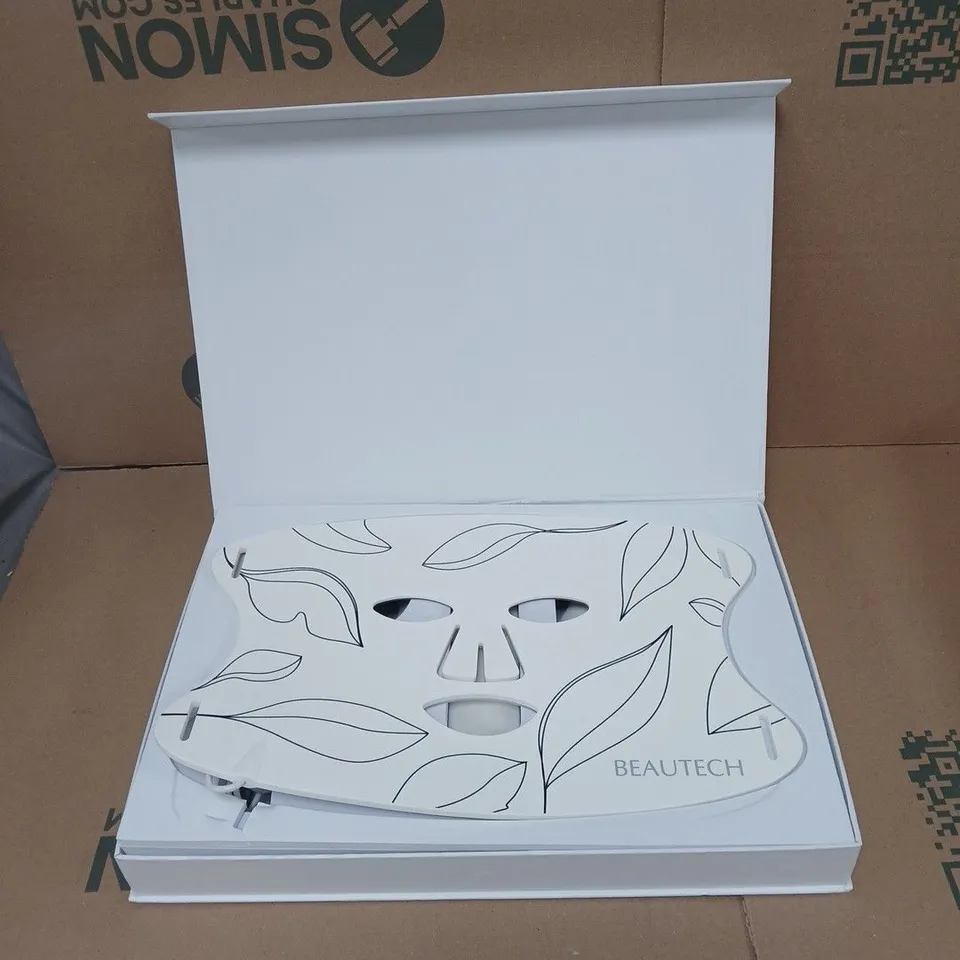 BEAUTECH LED FACE MASK 4 SKIN MODES BOXED