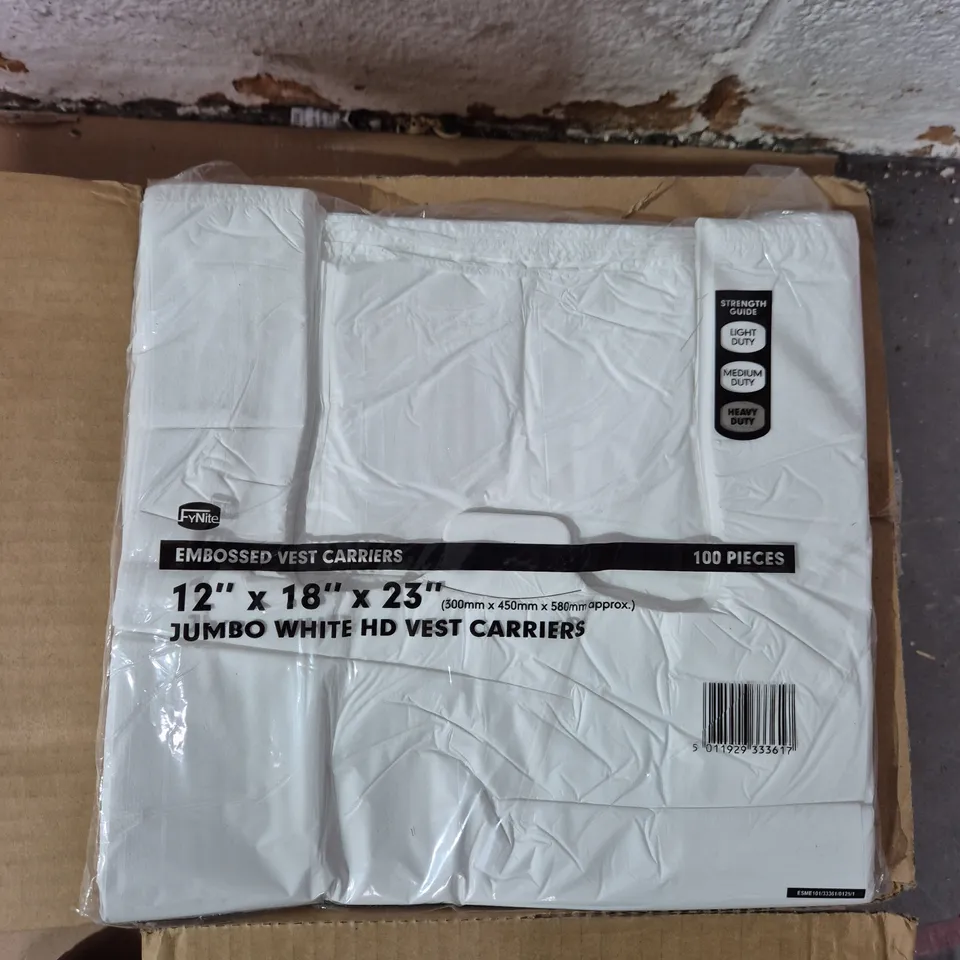 BOX OF APPROXIMATELY 1000 JUMBO WHITE HD VEST CARRIERS – 12" X 18" X 23" (300MM X 450MM X 580MM APPROX.)