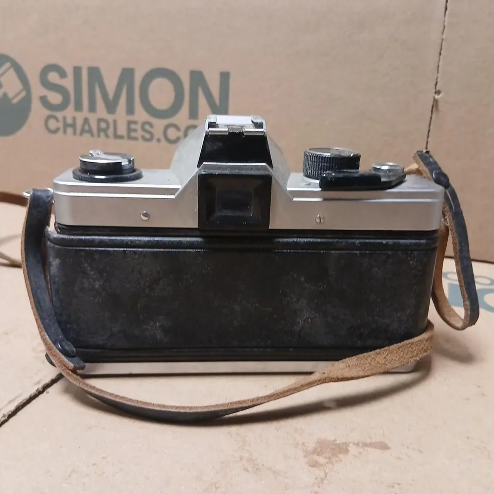 PRAKTICA NOVA 1 35MM FILM CAMERA WITH HELIOS-44M-4 58MM F/2 LENS