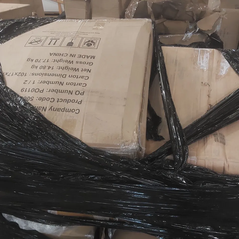 PALLET CONTAINING A VERY LARGE QUANTITY OF ASSORTED DESIGNER GARDEN FURNITURE PARTS