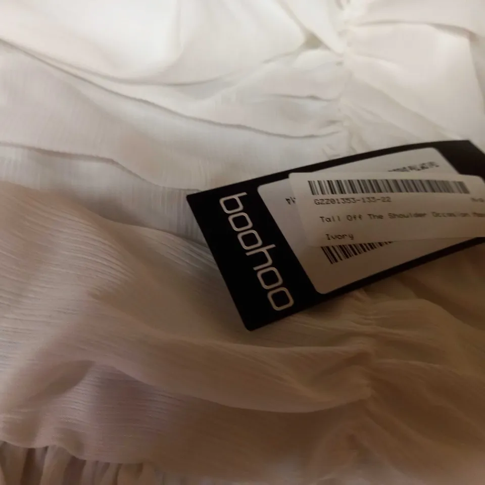 BOOHOO IVORY OFF SHOULDER OCCASION MAXI DRESS - SIZE 14 TALL