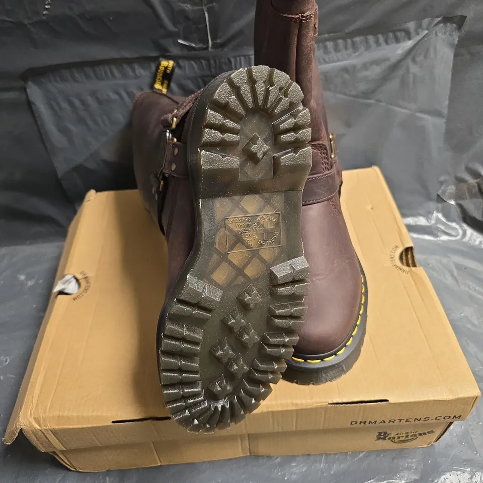 DR. MARTENS ANISTONE HI BOOTS – DARK BROWN UK 5 