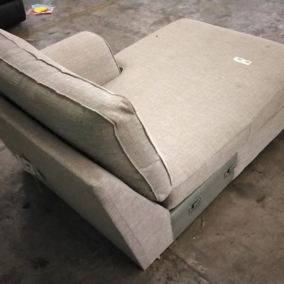 QUALITY BRITISH DESIGNER LIGHT GREY FABRIC CORNER GROUP CHAISE SECTION
