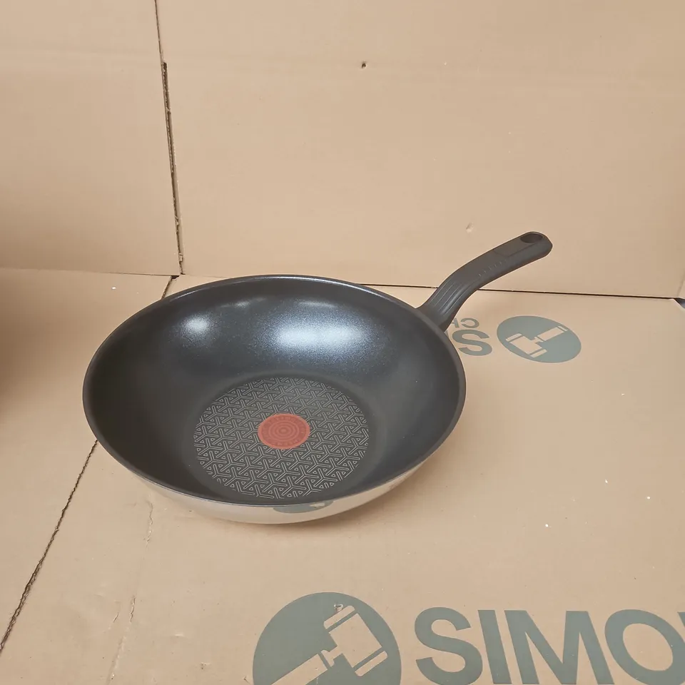 BOXED TEFAL 28CM COMFORT MAX STAINLESS STEEL NON STICK WOK