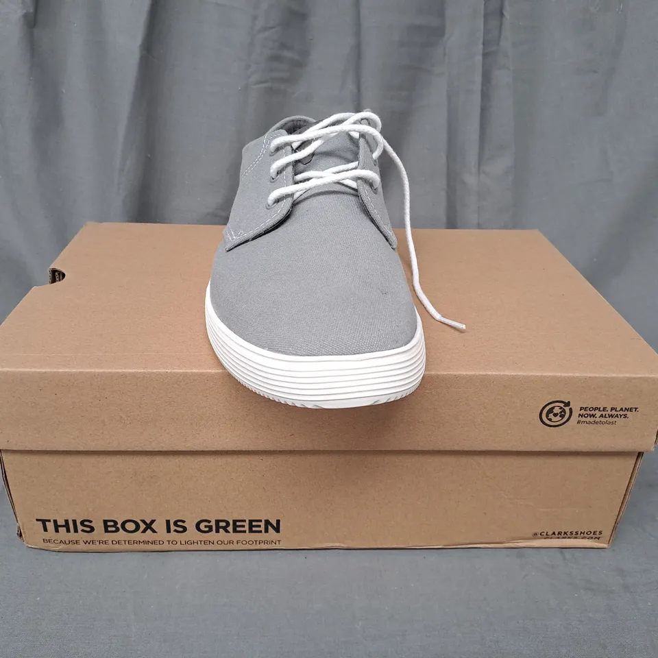 BOXED PAIR OF CLARKS SHARKFORD WALK SHOES IN GREY UK SIZE 11