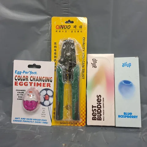 APPROXIMATELY 10 ASSORTED HOUSEHOLD ITEMS TO INCLUDE AIR UP PODS, EGG TIMER, ETC