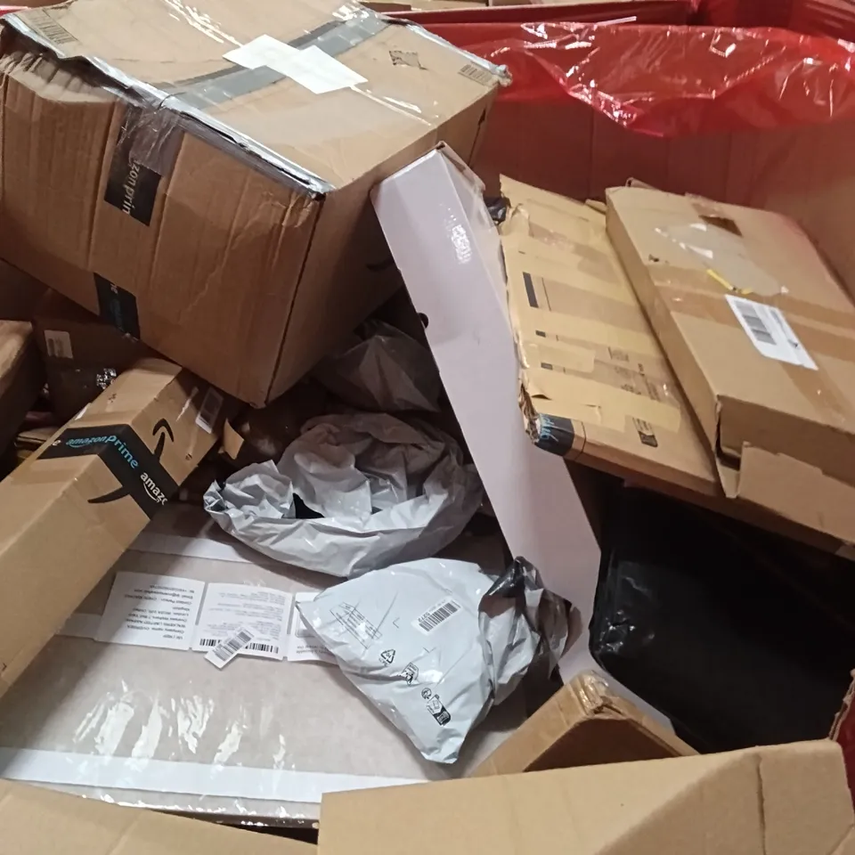 PALLET OF ASSORTED ITEMS INCLUDING - ARTIFICIAL PLANTS, WEED CONTROL BARRIER, UNDER ARMOUR BAG 