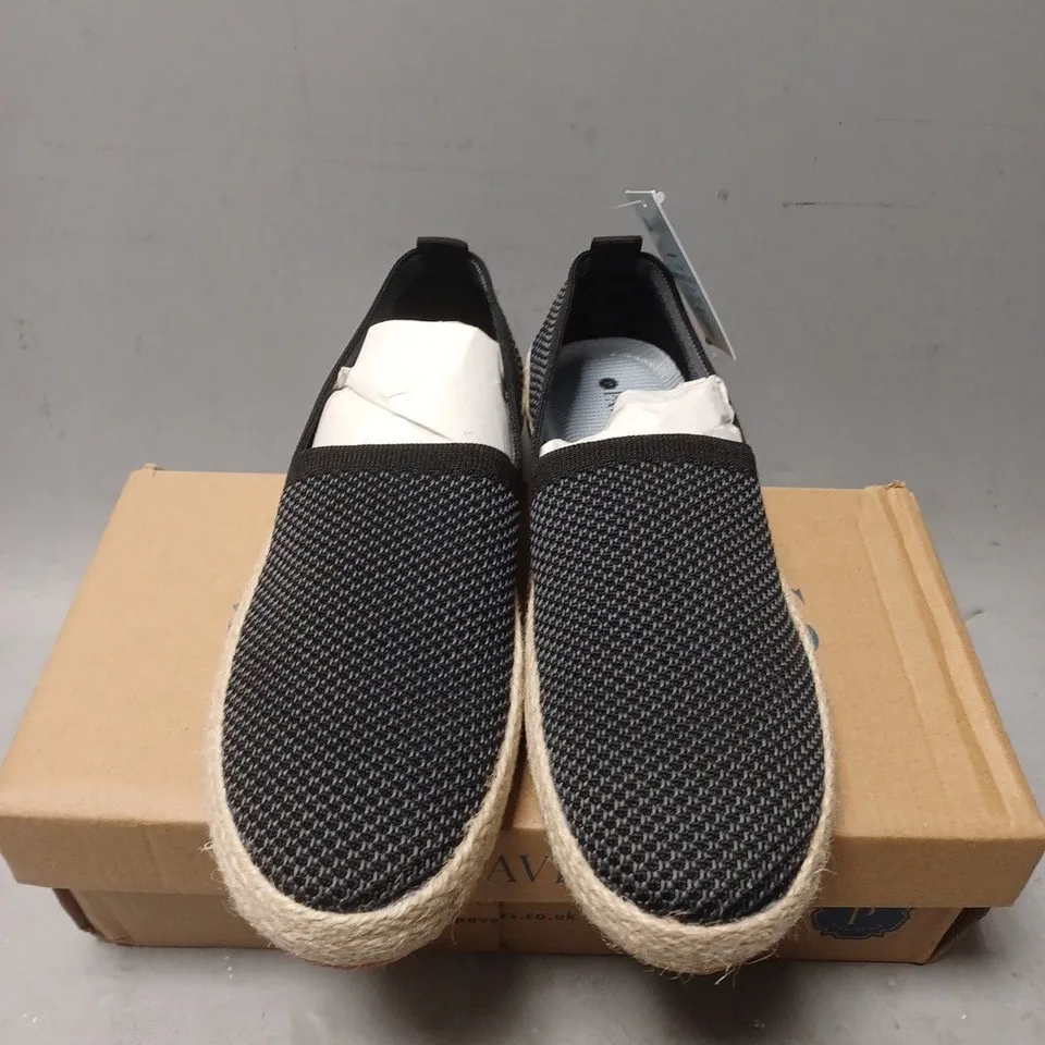 BOXED PAIR OF PAVERS SLIP ON SHOES - UK SIZE 7