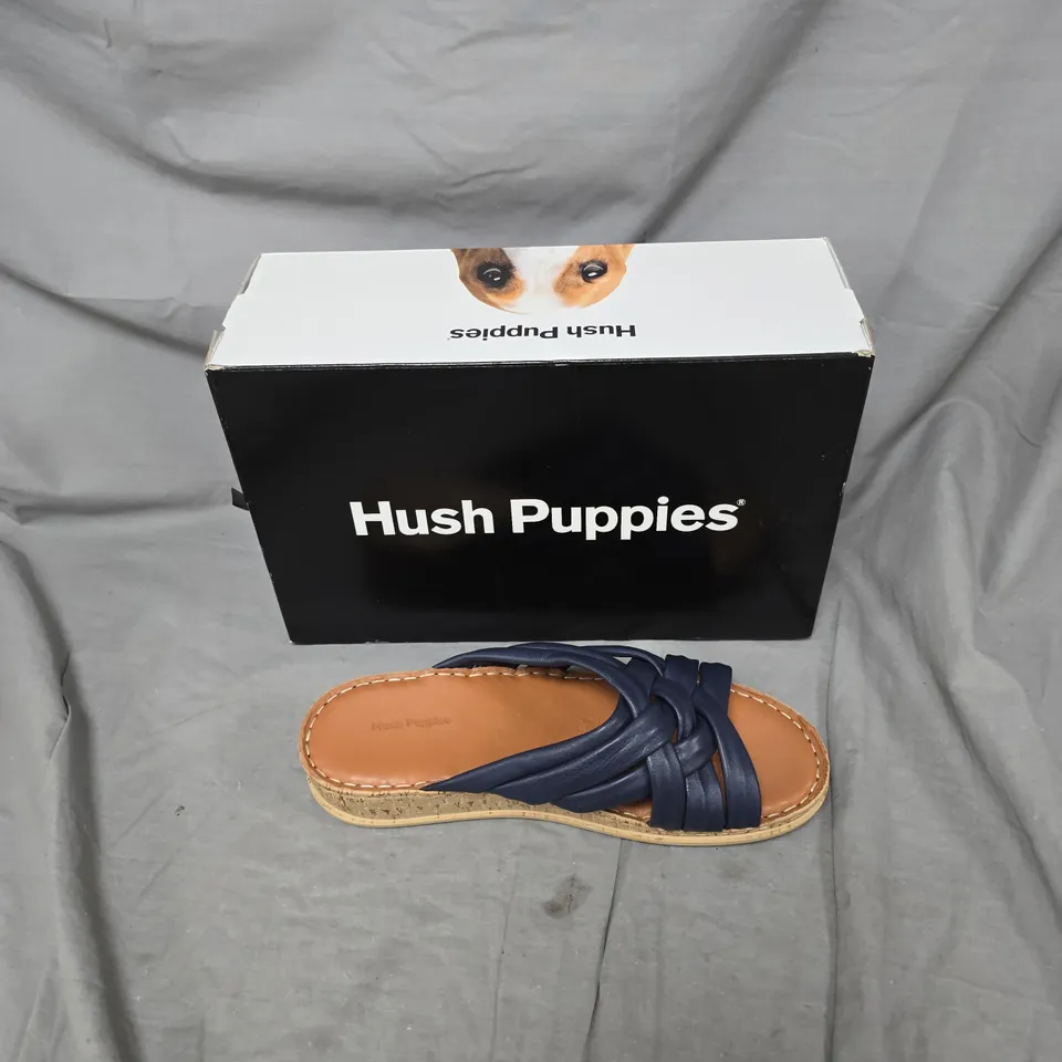HUSH PUPPIES NAVY BLUE WOVEN-STRAP SANDALS - SIZE EUR 44