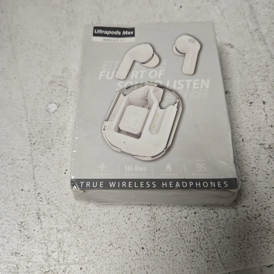 APPROXIMATELY 8 ASSORTED ITEMS INCLUDING P9 PRO MAX HEADPHONES AND ULTRA PODS MAX