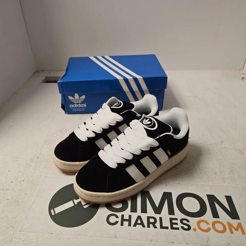 ADIDAS SAMBA OG TRAINERS – UK 7 (US 7.5 / EU 40 2/3) BLACK/WHITE