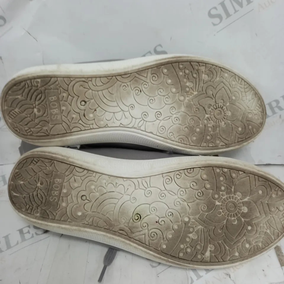 PAIR OF BOBS BY SKETCHERS WITE TRAINERS SIZE 5