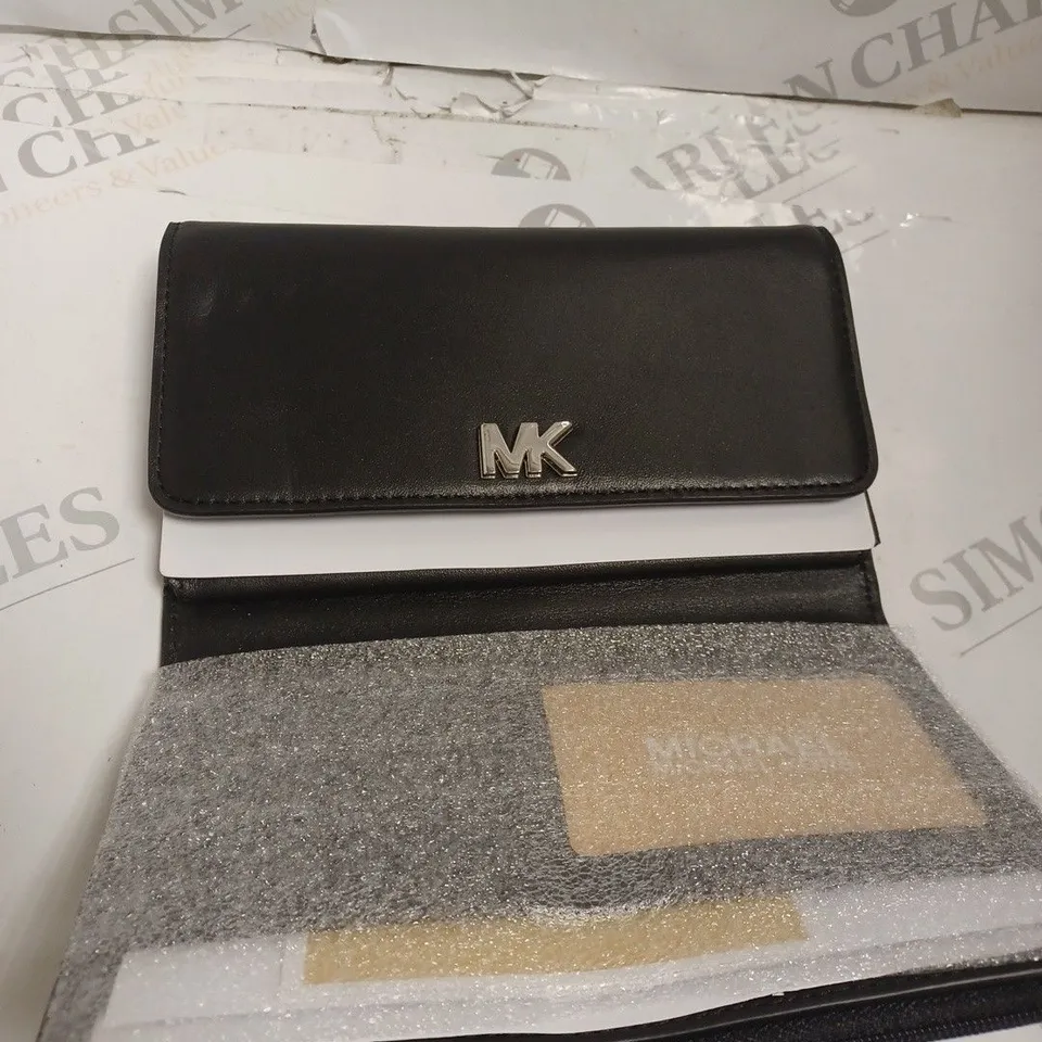 MICHAEL KORS CARRYALL LEATHER PURSE