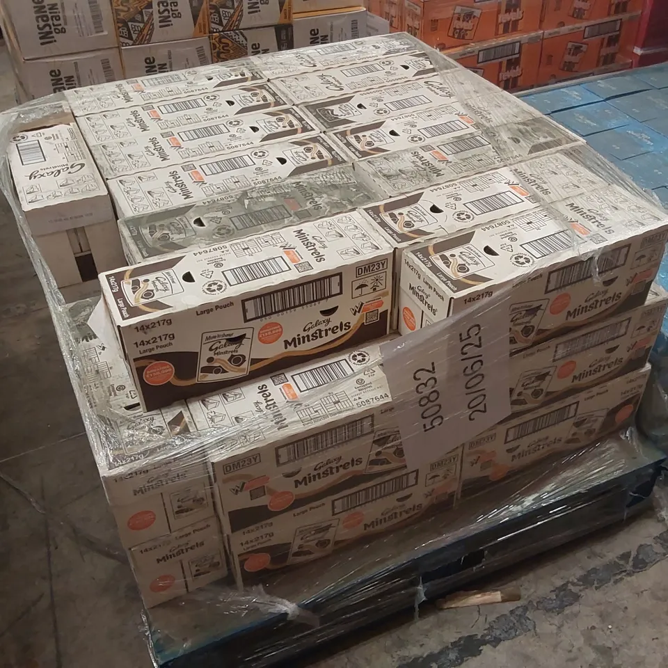 PALLET TO CONTAIN APPROX 46 BOXES OF GALAXY MINSTRELS - 14 X 217g POUCHES PER BOX // BEST BEFORE: 04/05/25