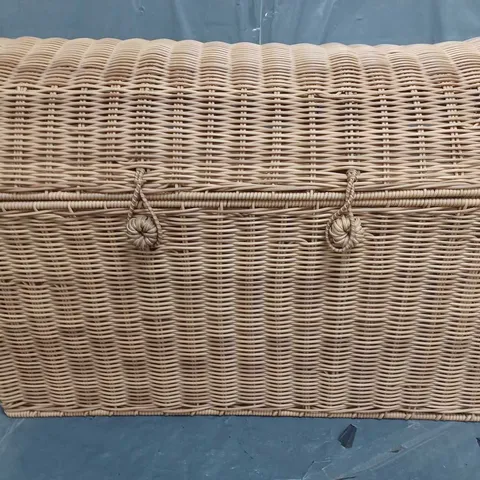 MEDIUM POLY RATTAN STORAGE CHEST - COLLECTION ONLY