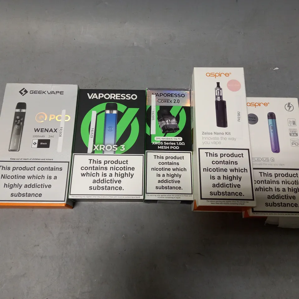 APPROXIMATELY 20 VAPES & E-CIGARETTES TO INCLUDE VAPORESSO, GEEK VAPE, ASPIRE ETC 