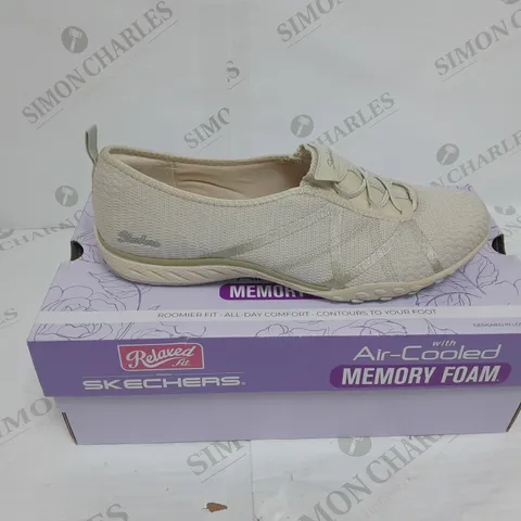 SKETCHERS RELAXED FIT NATURAL SIZE UK 6