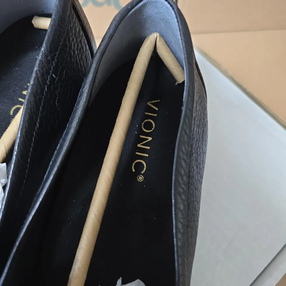 VIONIC BLACK LEATHER PENNY LOAFERS – MEN'S UK 6.5